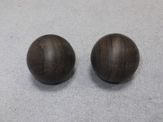 木球・黒檀無垢材50mm球.jpg
