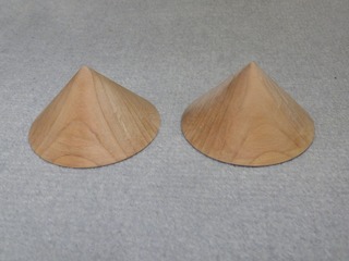 木製円錐・01.jpg